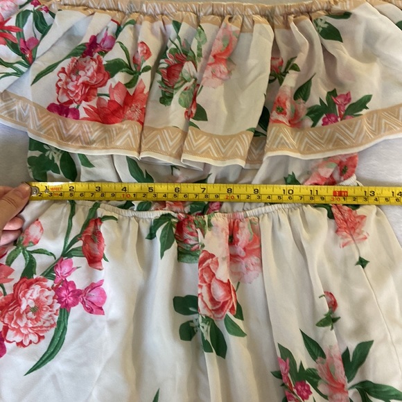 Lulu’s floral off-the-shoulder tiered midi dress - Picture 9 of 10